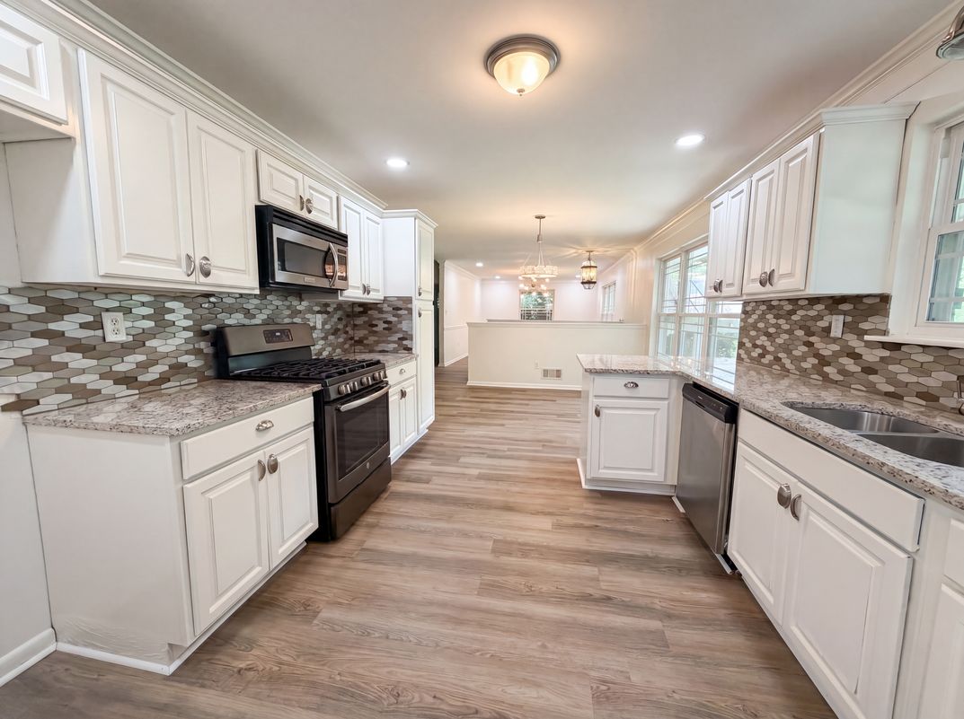 Property photo 2 of 1909 Wisterwood Dr