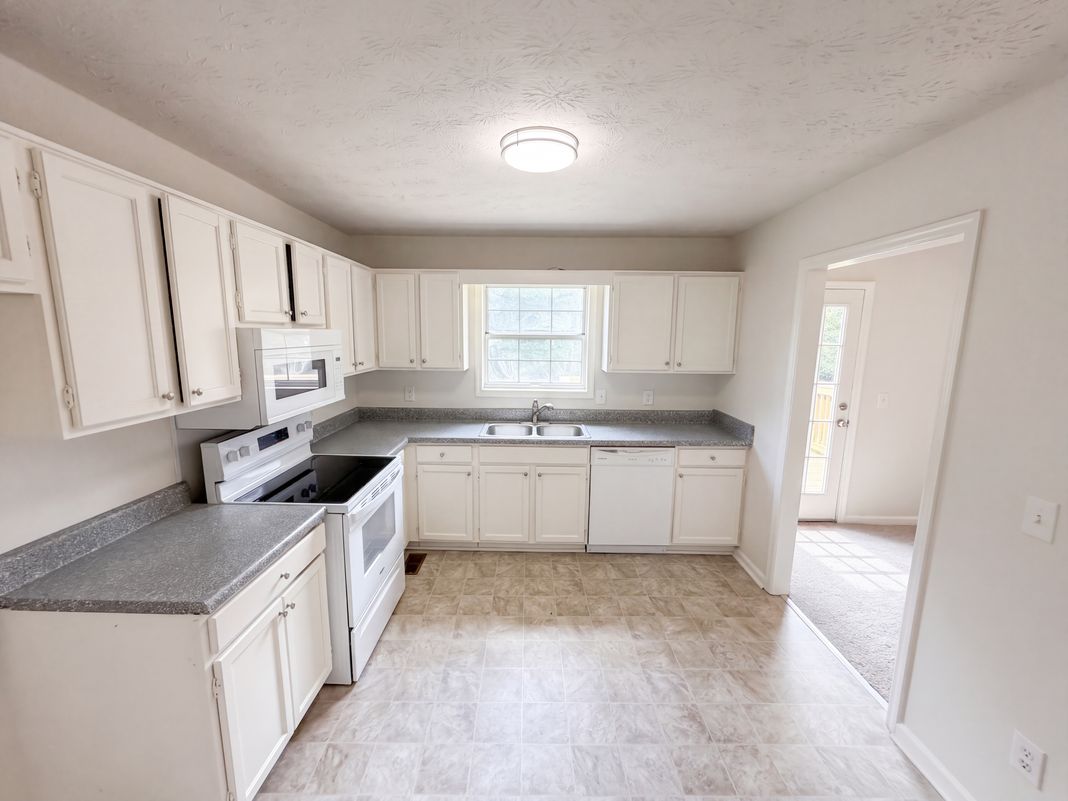 Property photo 3 of 1179 Horsley Mill Rd