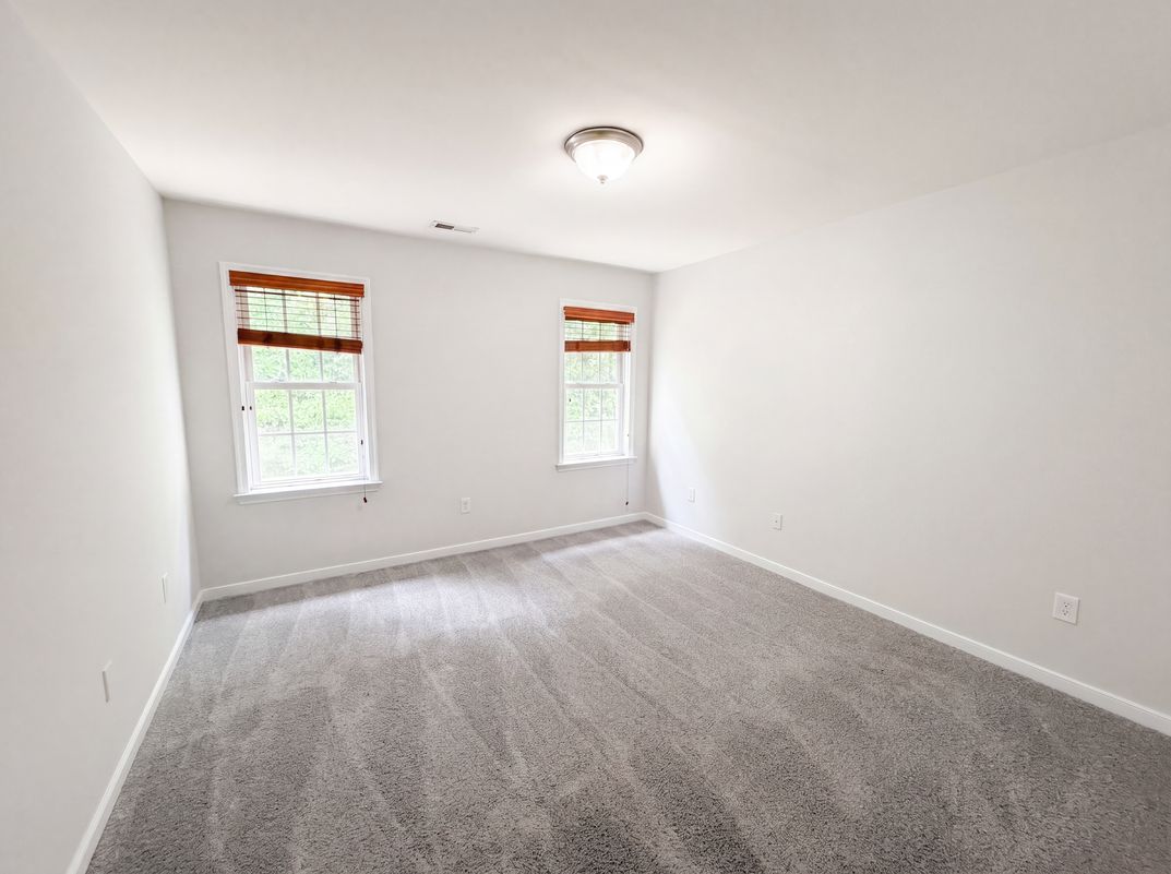 Photo 14 of 26 of 14725 Grand Forest Ct, South Chesterfield, VA