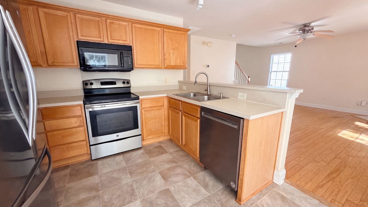 Property photo 3 of 1750 Wilburn Park Ln NW