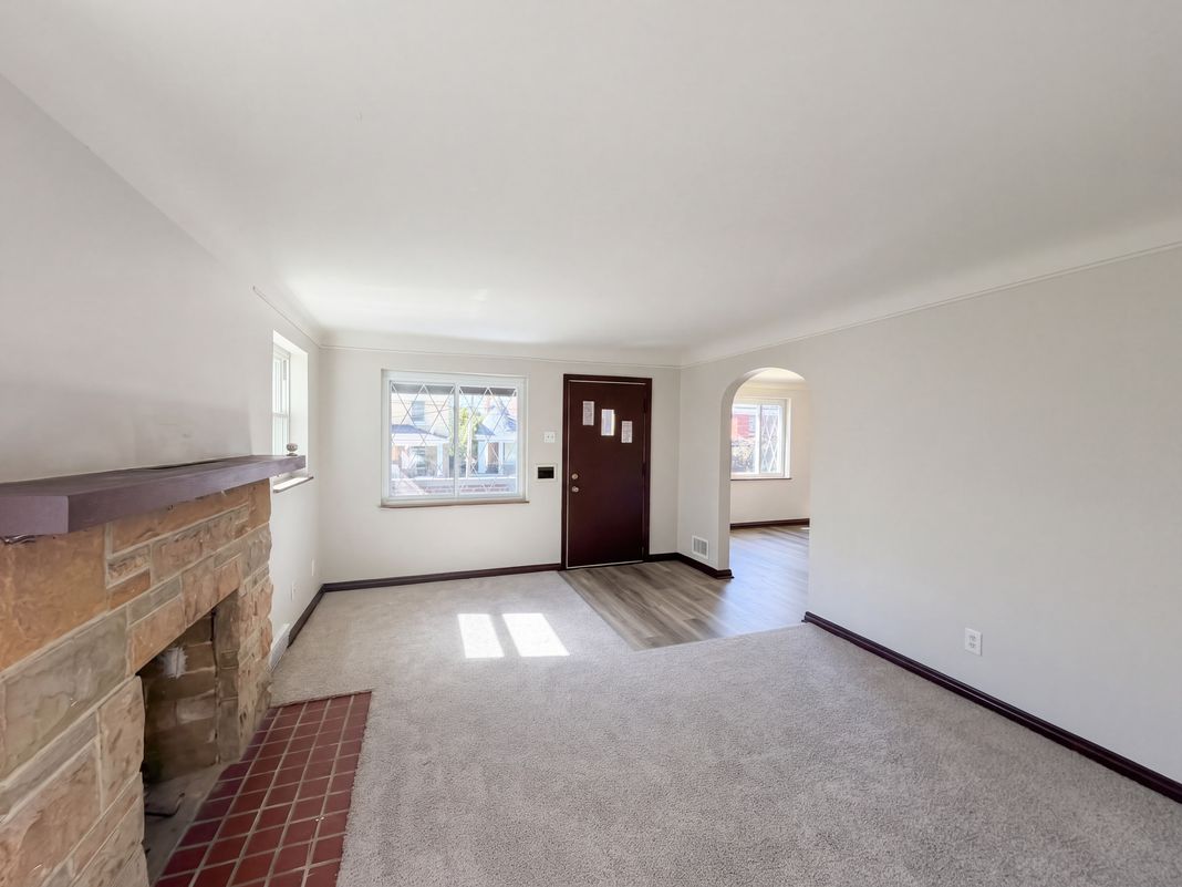 Property photo 3 of 966 Oakland Ave