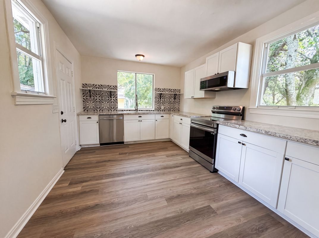 Property photo 2 of 7329 Wilder Ave