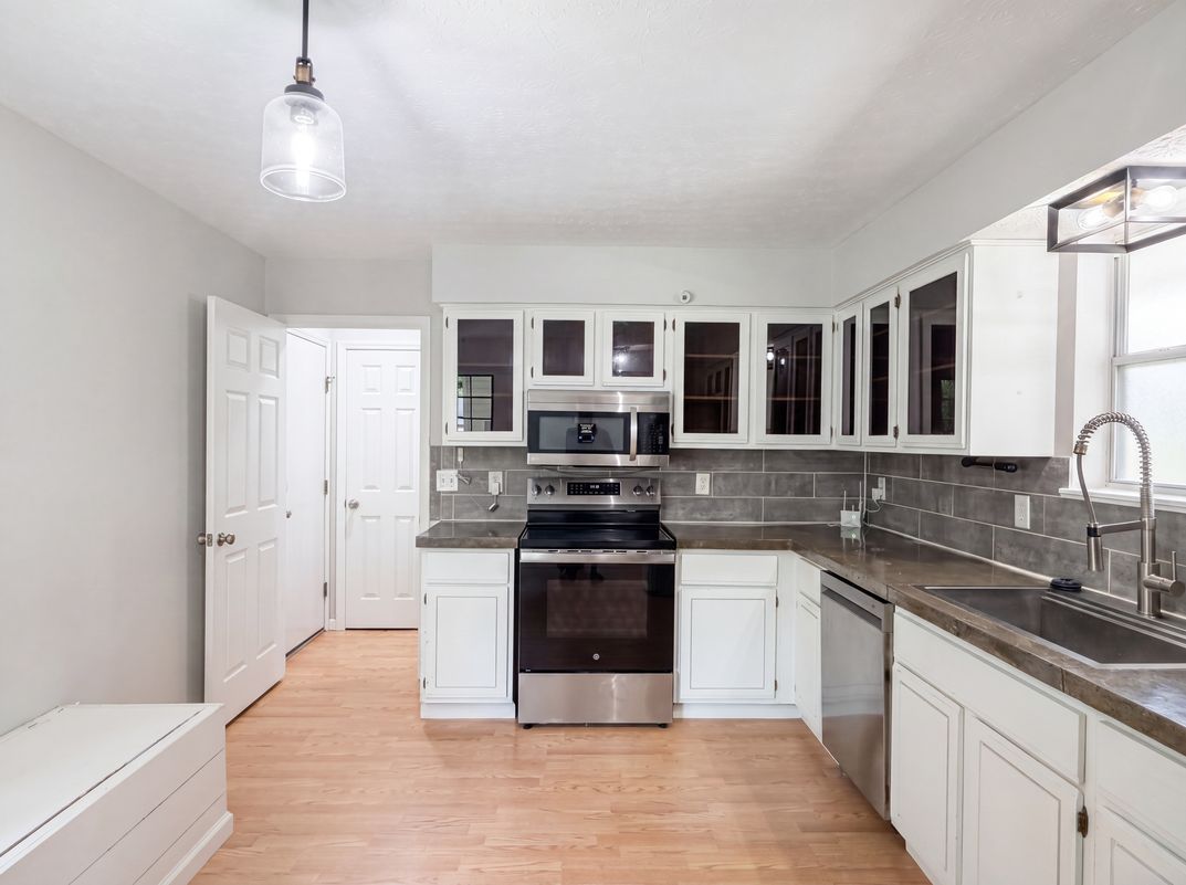 Property photo 2 of 195 Brackbill Ct