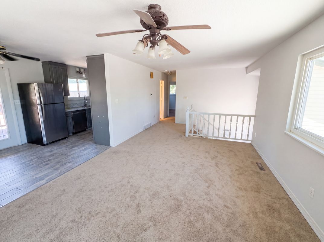 Property photo 3 of 301 4th St