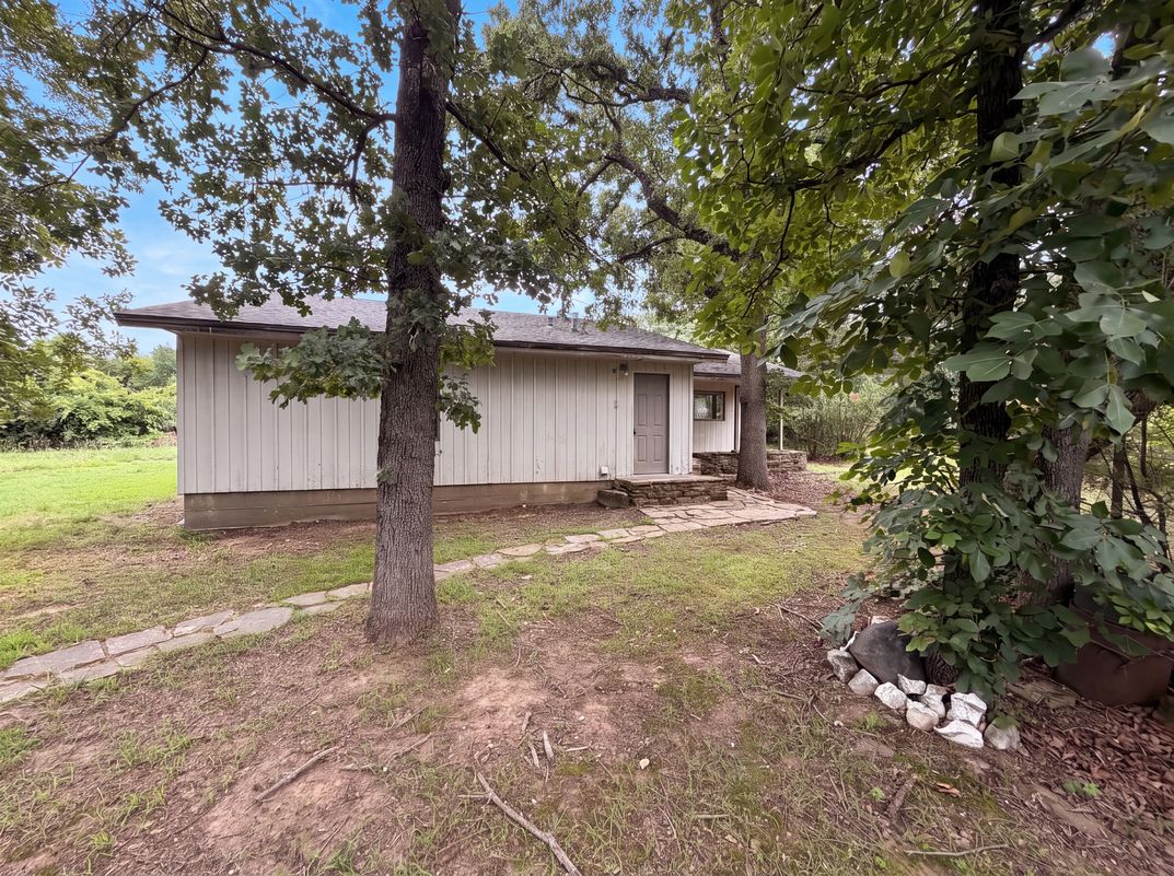 Property photo 1 of 430225 E 1155 Rd