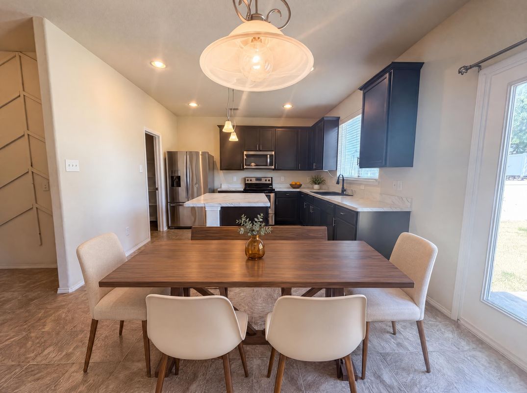 Property photo 2 of 9201 Benevolent Ct