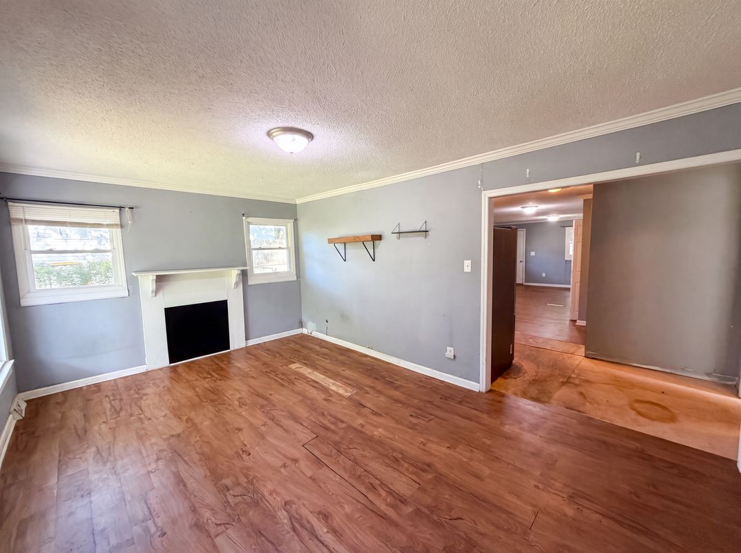 Property photo 3 of 831 Fairview St