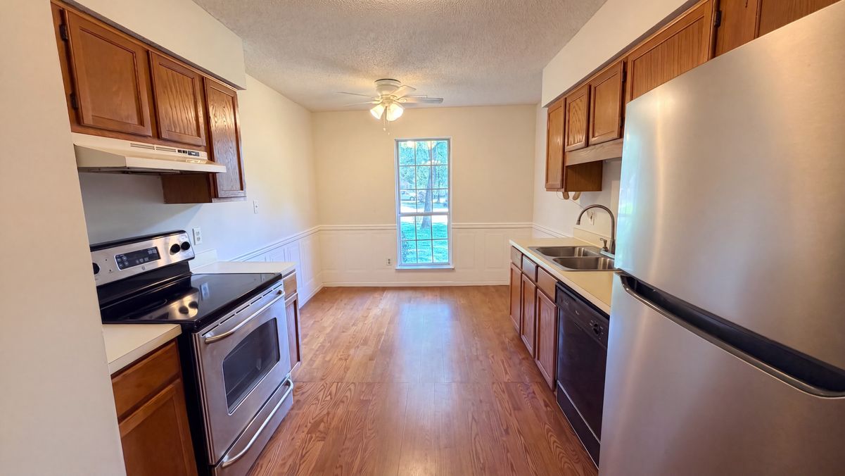 Property photo 2 of 6223 Sunbridge Ct