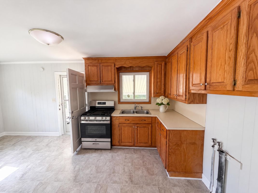 Property photo 3 of 264 Crowell Dr SW
