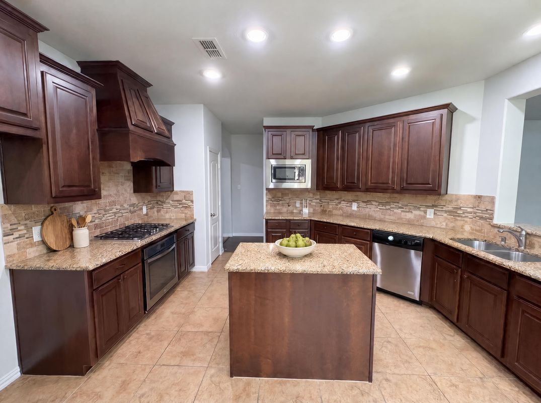 Property photo 2 of 1501 Martin Creek Dr