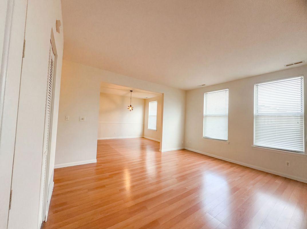 Property photo 3 of 2320 Rutger St # 20D