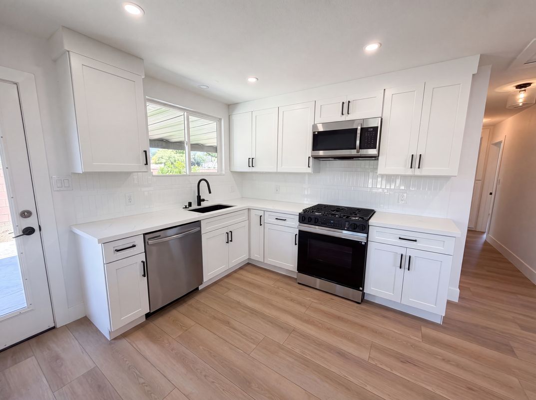 Property photo 2 of 1193 E G St