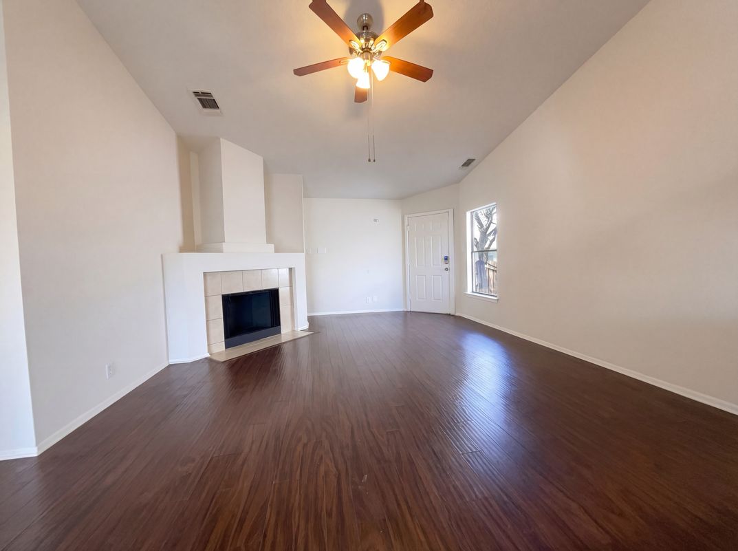 Property photo 3 of 15009 Winter View Dr