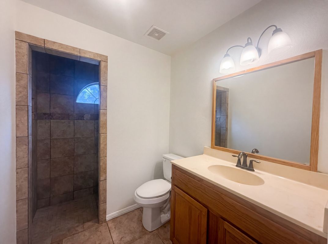 Photo 15 of 25 of 12 Birchwood Cir, Wimberley, TX