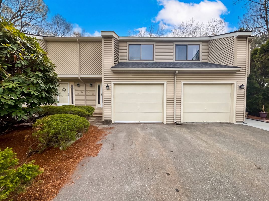 Property photo 1 of 20 Lordvale Blvd #202