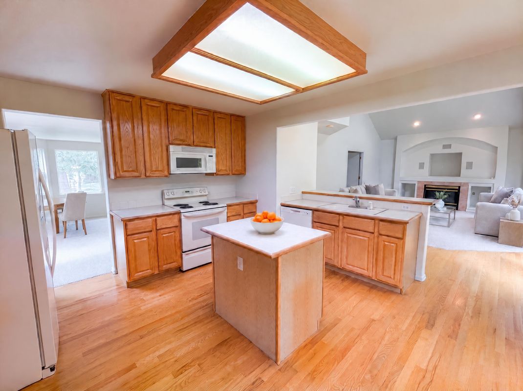 Property photo 2 of 821 Sage Sparrow Cir