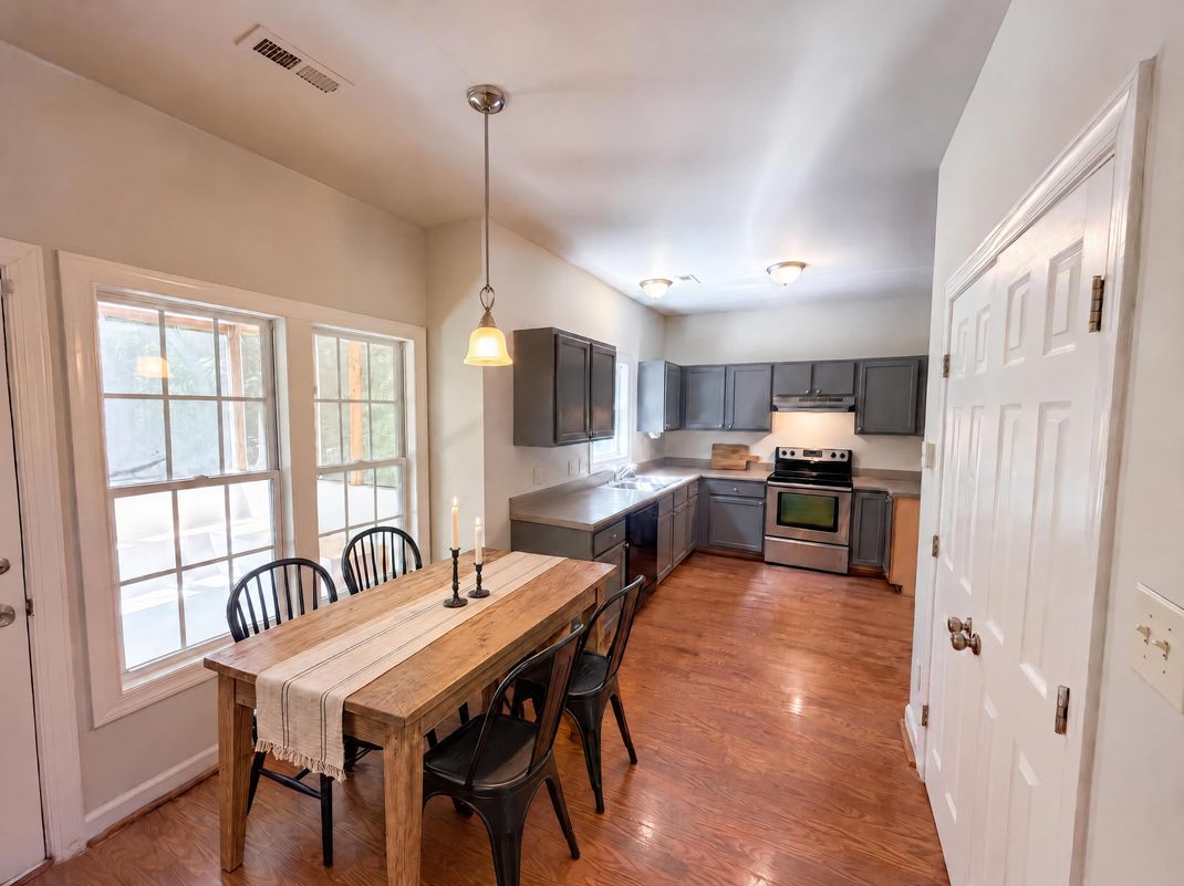Property photo 2 of 128 Saint Johns St