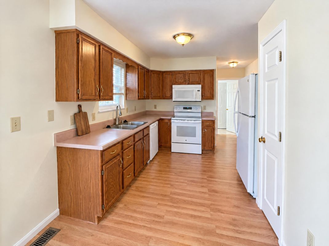 Property photo 2 of 1344 Cayton Rd