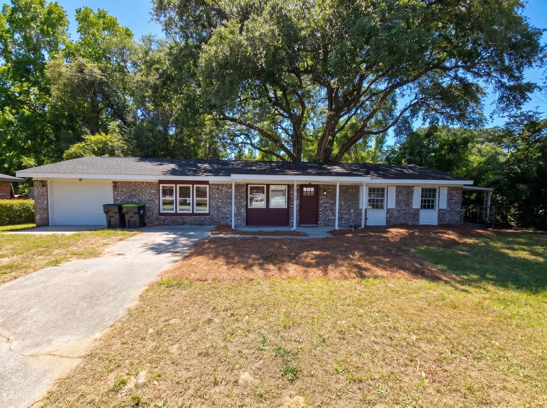Property photo 1 of 1610 Battery Creek Rd