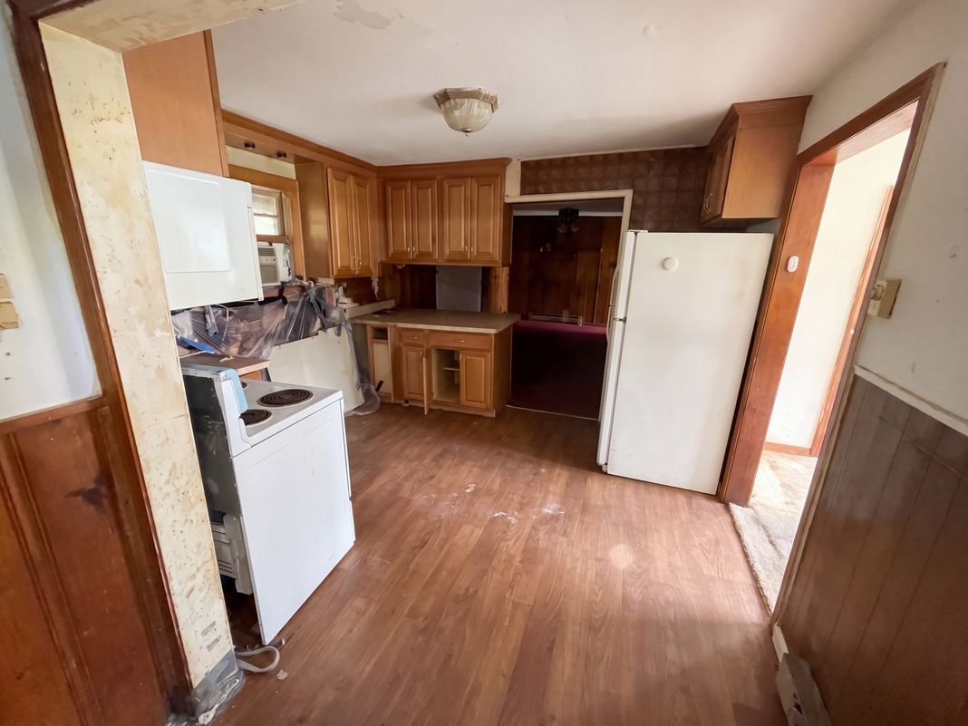 Property photo 2 of 1418 Shoveller Ave