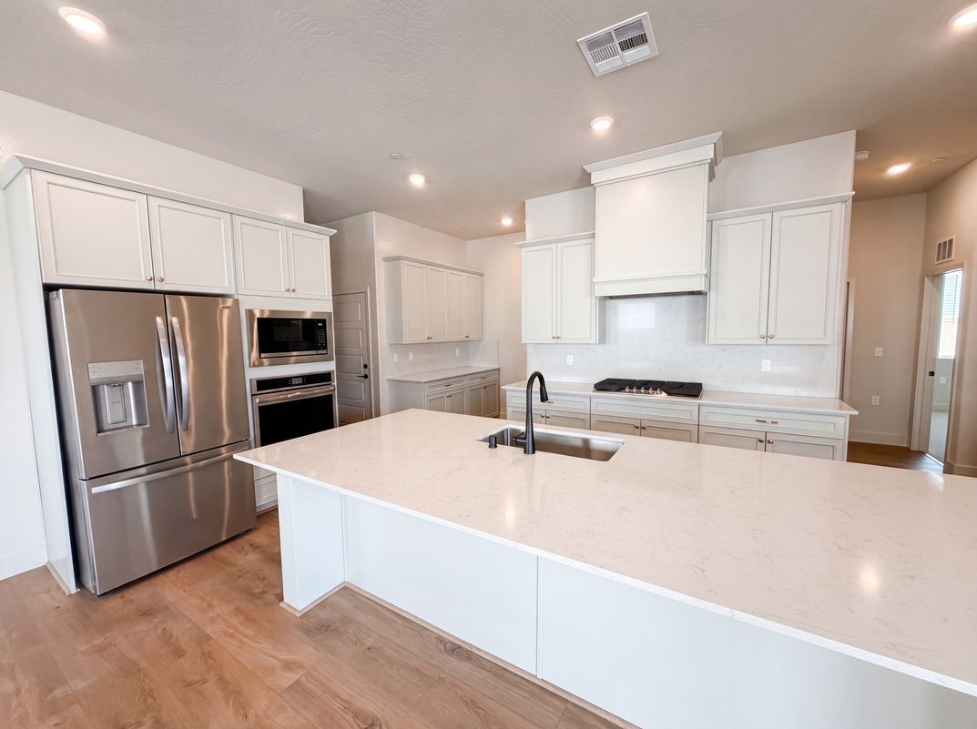 Property photo 2 of 2262 N Marion Ave