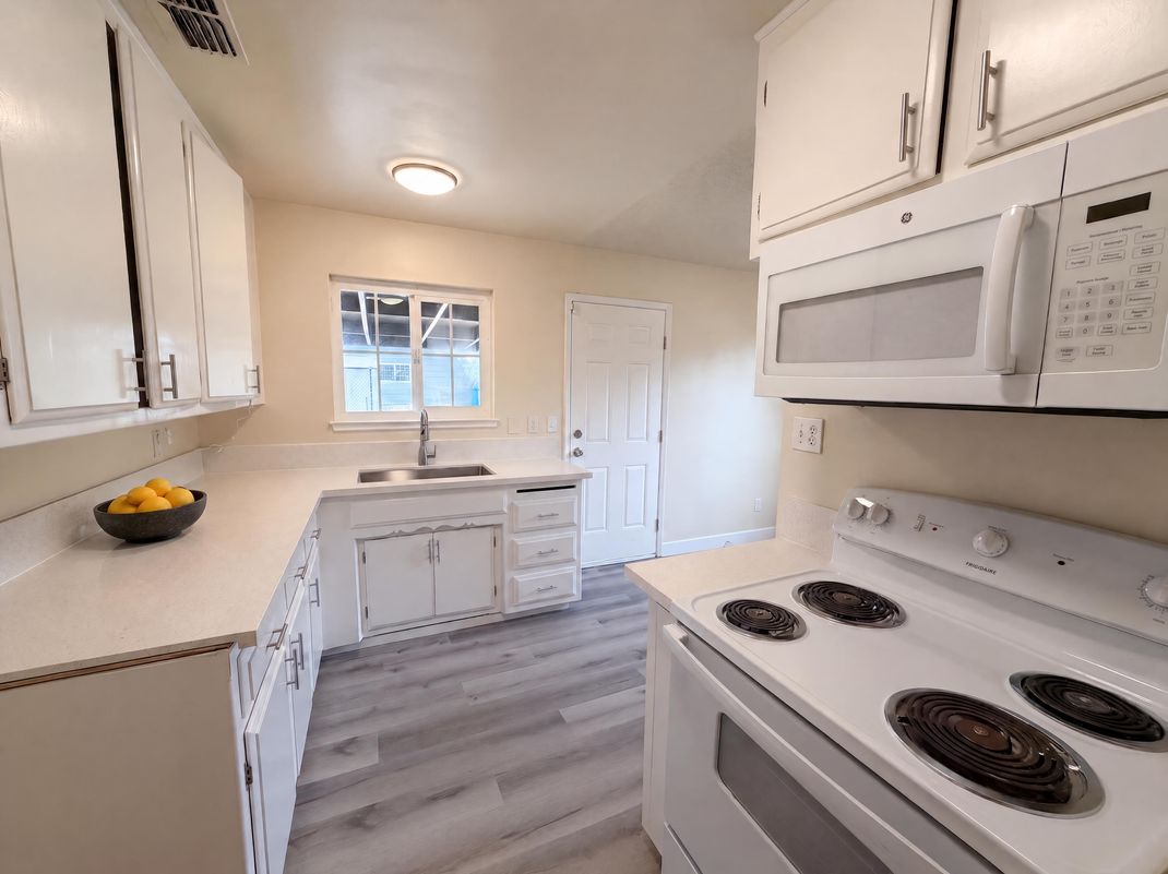 Property photo 2 of 4198 George Ave