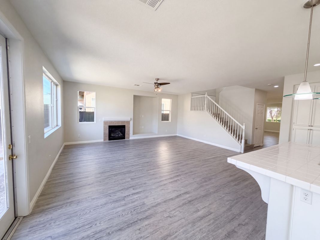 Property photo 3 of 1265 Lavender Ln