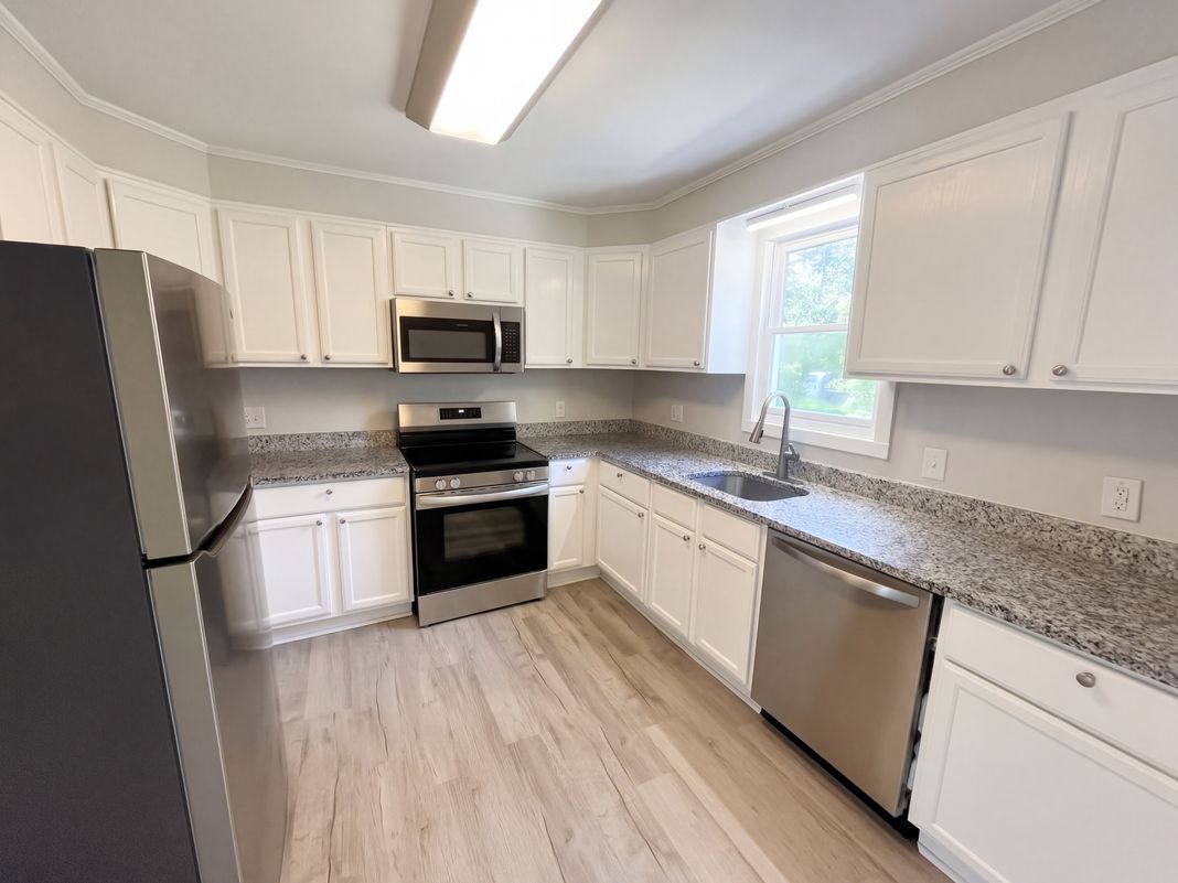Property photo 2 of 905 3rd St