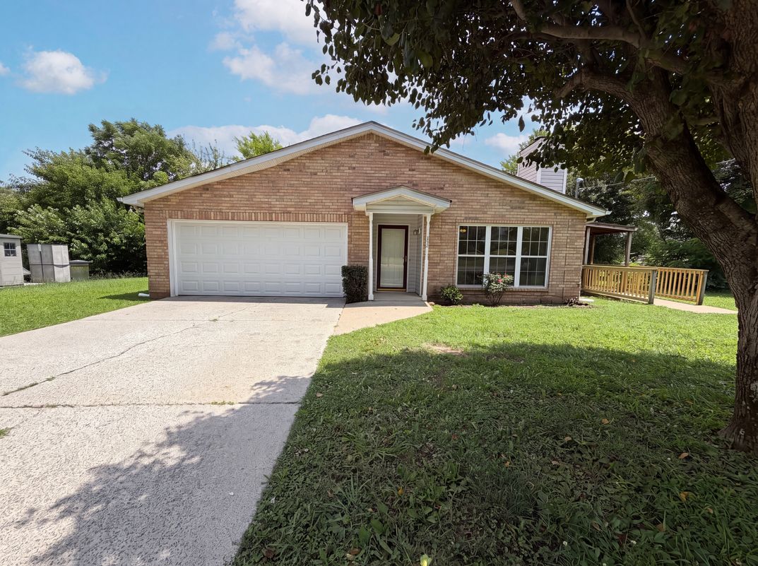 Property photo 1 of 499 Holland Ridge Dr