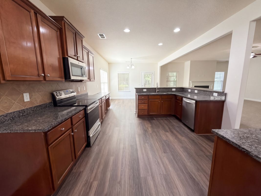 Property photo 3 of 2633 Park Ridge Blvd