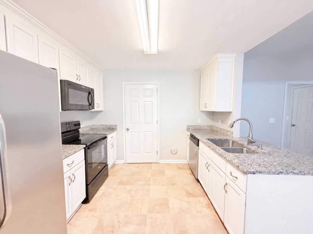 Property photo 2 of 531 Canyon Park Dr