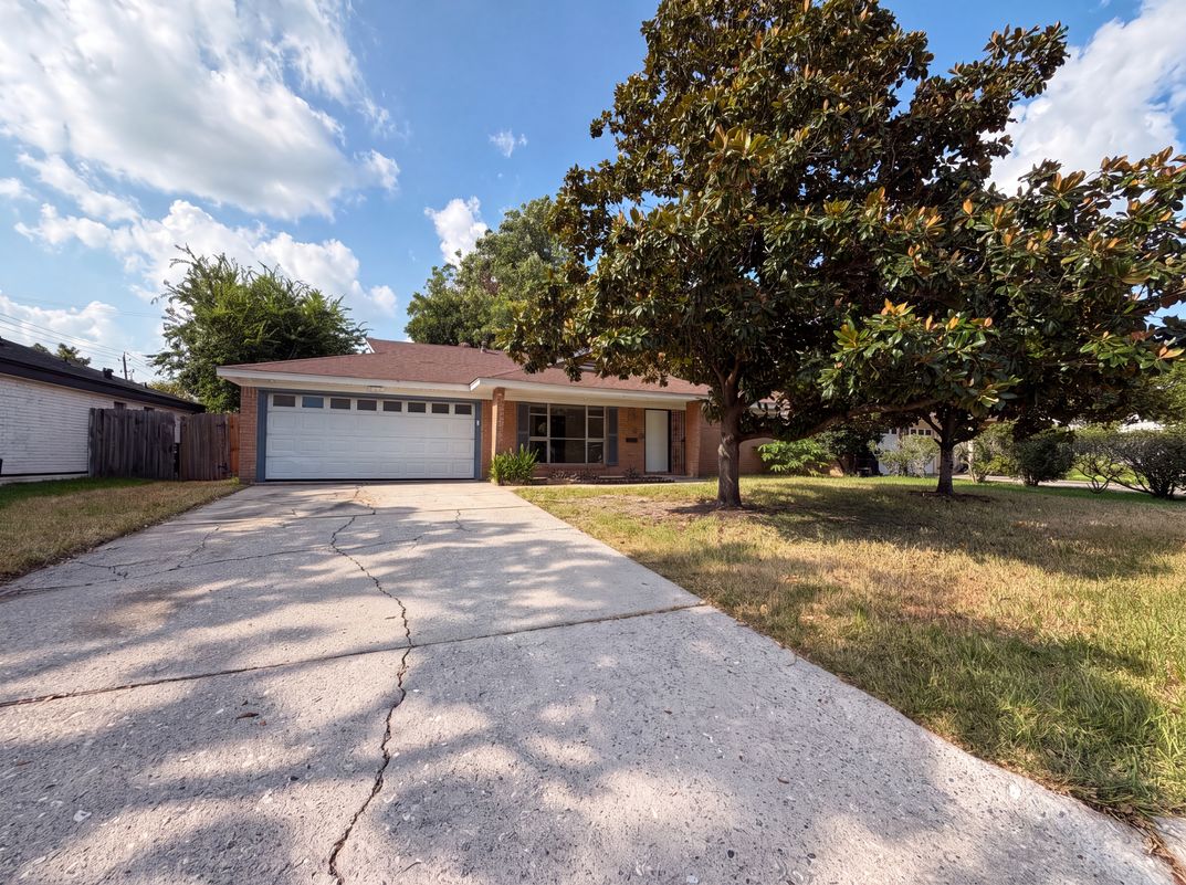 Property photo 1 of 9538 Skyline Dr