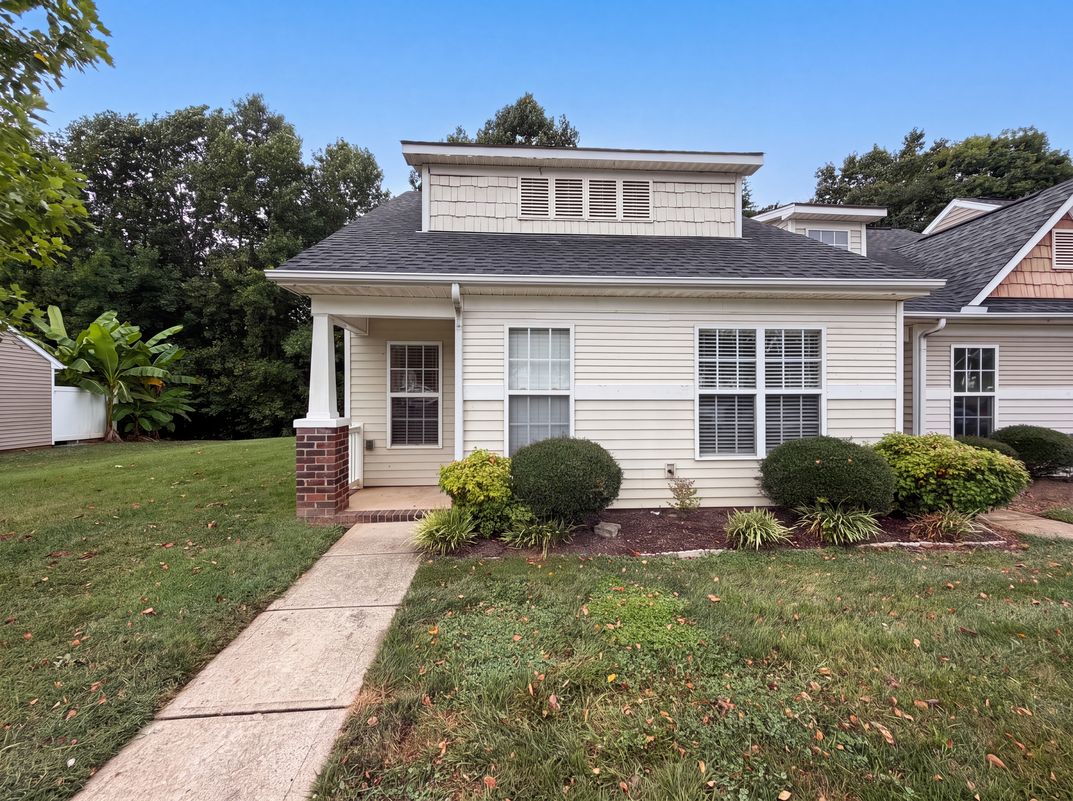 Property photo 1 of 946 Olde Towne Way