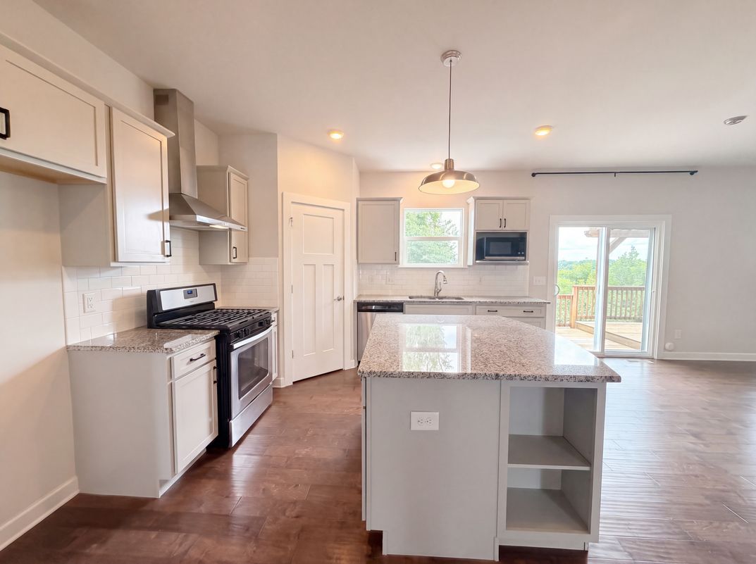 Property photo 2 of 8052 Brockman Ln