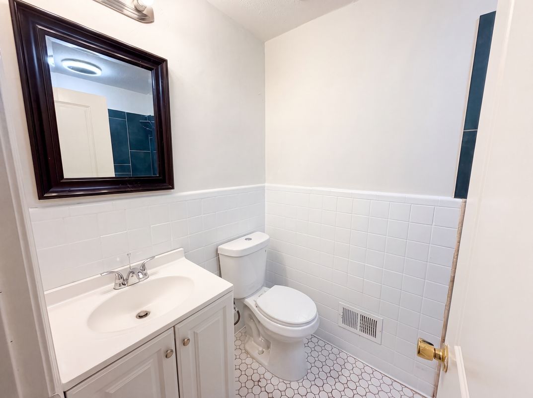 Photo 12 of 19 of 1375 NW South Hicks Cir, Conyers, GA
