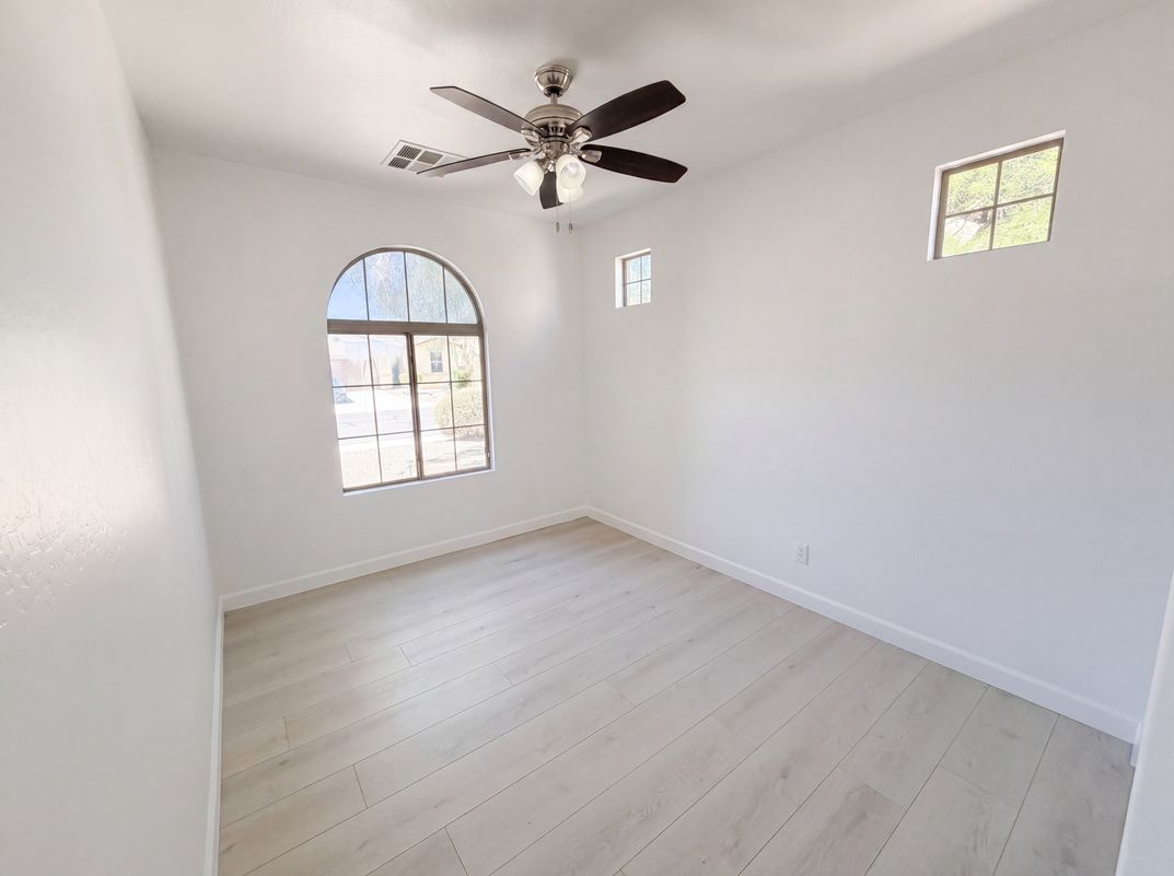 Photo 16 of 27 of 934 E Overlin Dr, Avondale, AZ