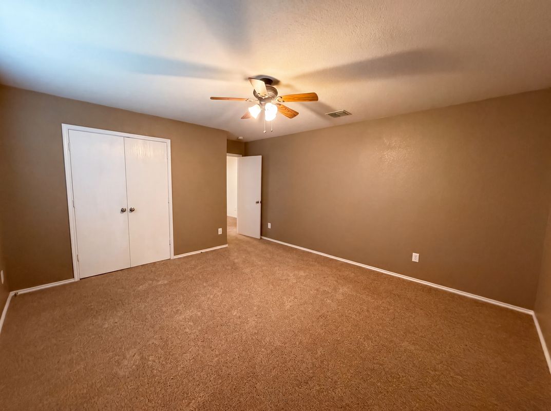 Photo 12 of 23 of 2904 Lake Vista Dr, Wylie, TX
