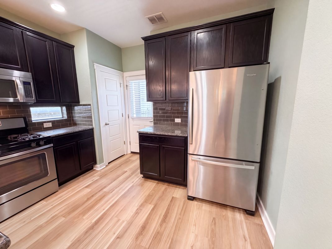Property photo 2 of 2101 Rivers Edge Way Apt 29