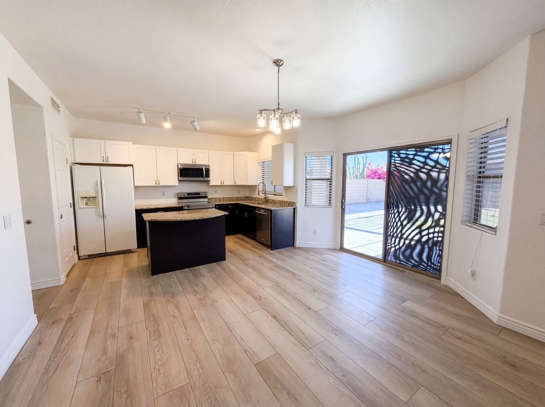Property photo 2 of 17249 W Cocopah St