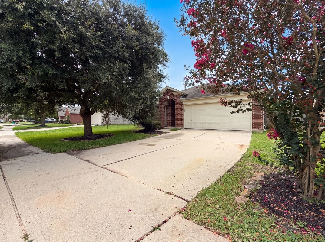 Property photo 1 of 6843 Tammany Manor Ln