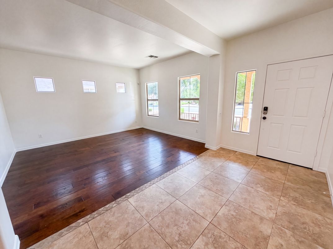 Property photo 3 of 4612 S Marron