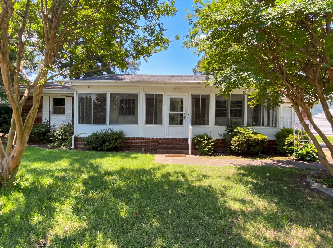 Property photo 1 of 4307 Greenwood Dr