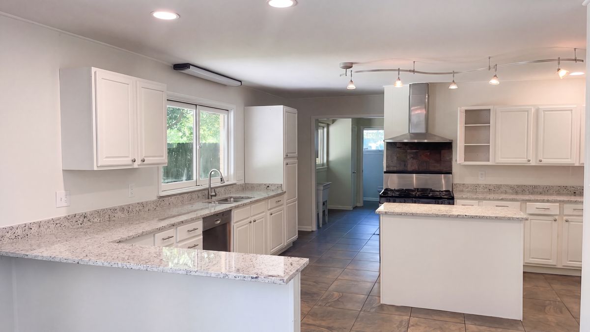 Property photo 2 of 408 Wildhaven Cir