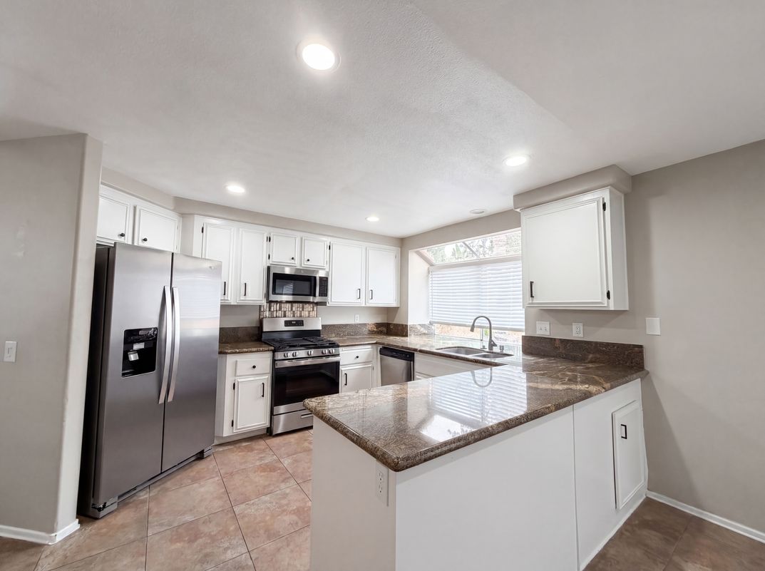 Property photo 2 of 39676 Ridgedale Dr