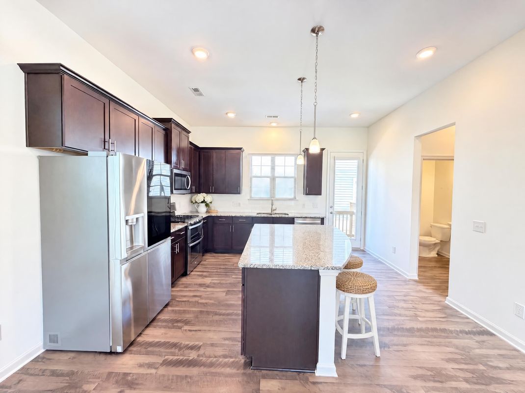 Property photo 2 of 9431 Ainslie Downs St