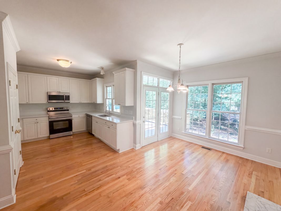 Property photo 2 of 2916 Woodslope Dr