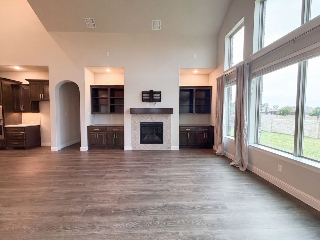 Property photo 3 of 817 Shallow Creek Way