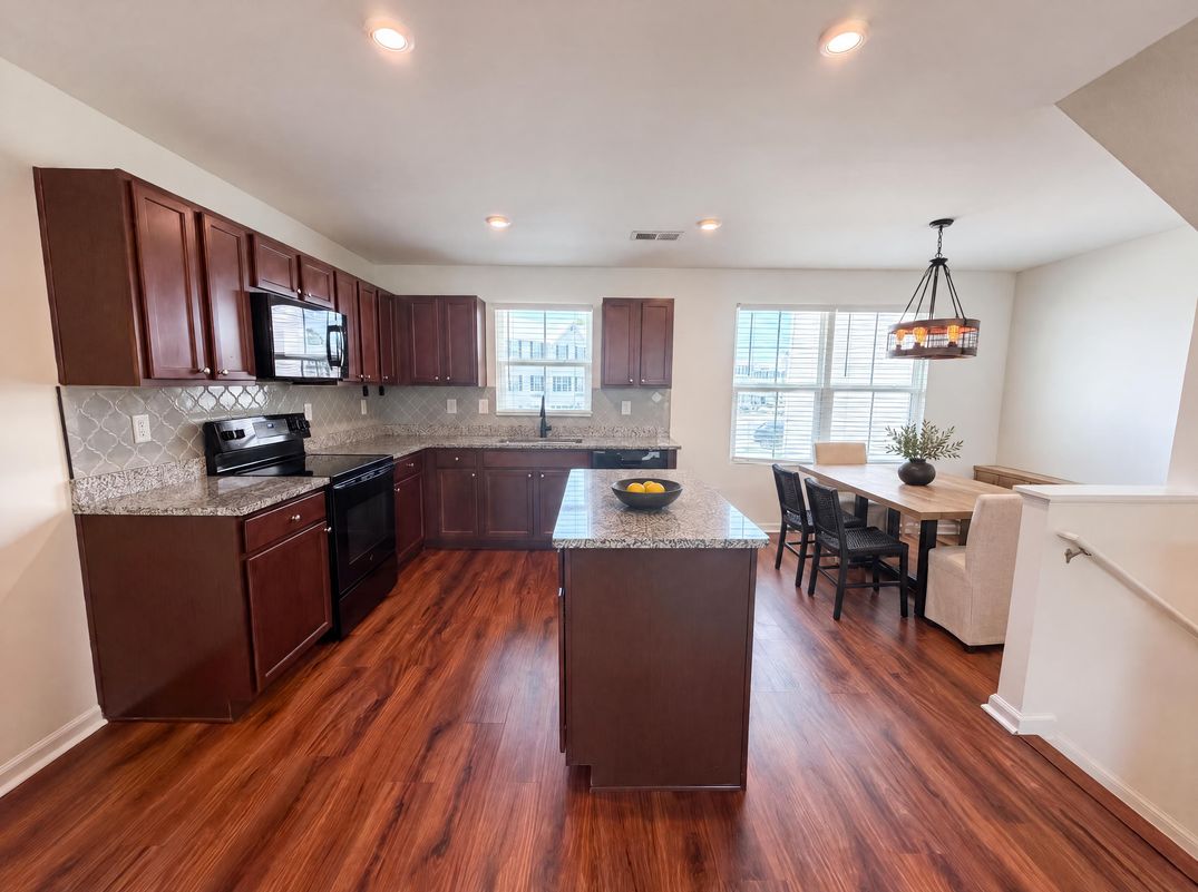 Property photo 2 of 923 Taybyn Rd