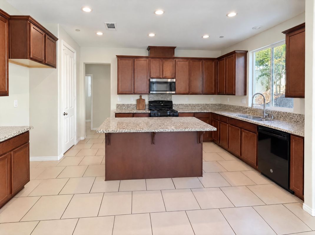 Property photo 2 of 3665 Bilberry Rd