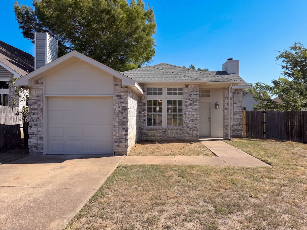 Property photo 1 of 5624 Shady Springs Trl